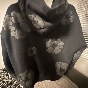 Men's Black and Gray Patterned Sweater